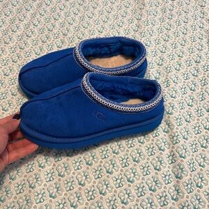 Royal Blue Uggs Tesman Slippers 
Size 9